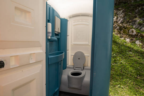 Portable bathroom rental in The Hammocks, FL